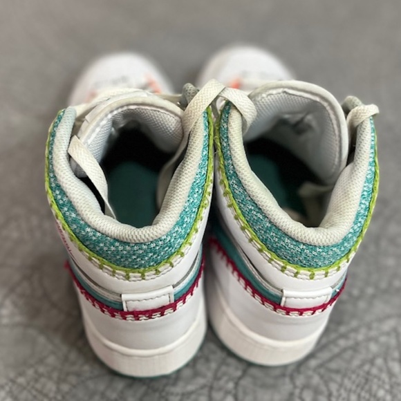 Nike Air Jordan 1 Mid SE GS White Teal Retro DM6218-100 - SIZE 5Y = 7 WOMENS - Picture 8 of 12